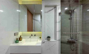 Fully furnished 1-BR Condo in Phrom Phong for sale