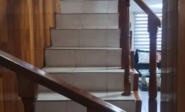 Casa Amplia C/4 Recámaras, 2 Estacionamientos en Renta en Viveros de La Loma