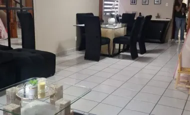 Casa Amplia C/4 Recámaras, 2 Estacionamientos en Renta en Viveros de La Loma