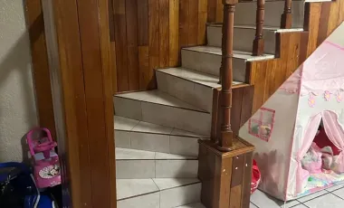 Casa Amplia C/4 Recámaras, 2 Estacionamientos en Renta en Viveros de La Loma