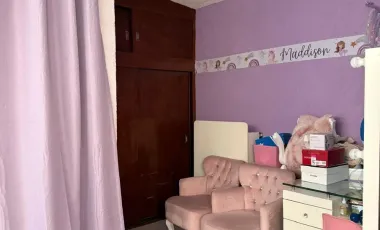 Casa Amplia C/4 Recámaras, 2 Estacionamientos en Renta en Viveros de La Loma