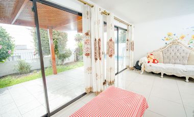 SE VENDE CASA EN PSJE. PLAYA ANCHA.