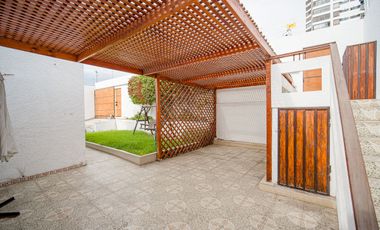 SE VENDE CASA EN PSJE. PLAYA ANCHA.