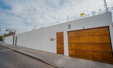 SE VENDE CASA EN PSJE. PLAYA ANCHA.