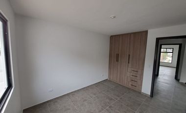 Casa nueva con terreno amplio en venta área de Blvd Fundadores Tijuana