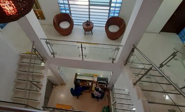 Exclusiva propiedad comercial en Santa Mónica