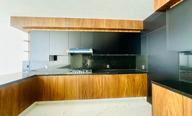 Casa en venta en Valle Imperial frente a parque