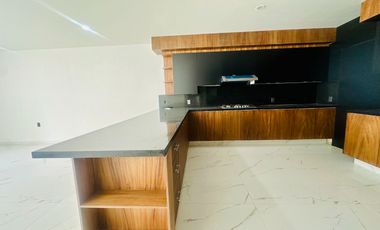 Casa en venta en Valle Imperial frente a parque