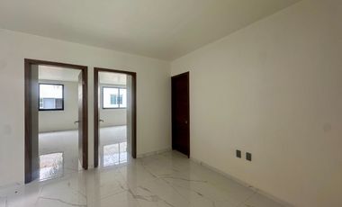 Casa en venta en Valle Imperial frente a parque