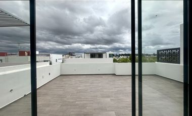 Casa en venta en Valle Imperial frente a parque