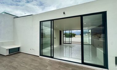 Casa en venta en Valle Imperial frente a parque