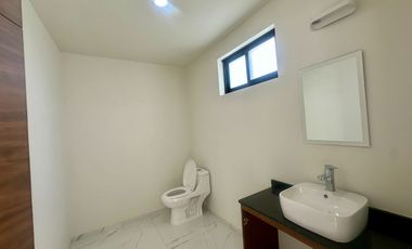 Casa en venta en Valle Imperial frente a parque
