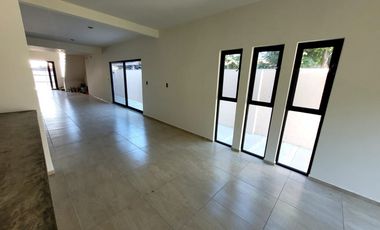 CASA CON ALBERCA EN MORELOS