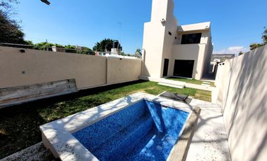 CASA CON ALBERCA EN MORELOS