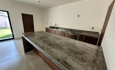 CASA CON ALBERCA EN MORELOS