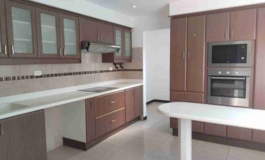 VENDO CASA DE DOS PLANTAS EN CONJUNTO HABITACIONAL DE CONOCOTO
