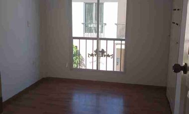 VENDO CASA DE DOS PLANTAS EN CONJUNTO HABITACIONAL DE CONOCOTO