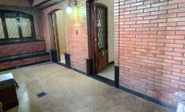 Alquilo casa en Barrio Echesortu