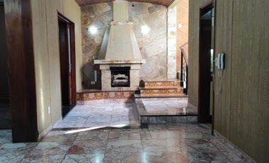 Alquilo casa en Barrio Echesortu