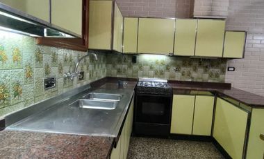 Alquilo casa en Barrio Echesortu