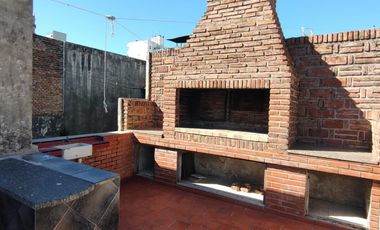 Alquilo casa en Barrio Echesortu