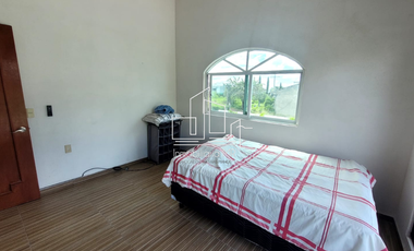 CASA CON ALBERCA EN MORELOS