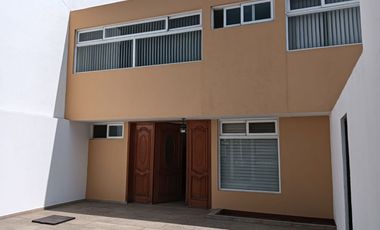 HERMOSA CASA CON CUATRO HABITACIONES EN LA FLORIDA