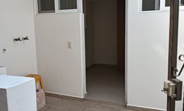 HERMOSA CASA CON CUATRO HABITACIONES EN LA FLORIDA