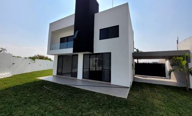 CASA CON ALBERCA EN MORELOS