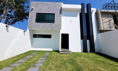 CASA CON ALBERCA EN MORELOS