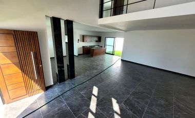 CASA CON ALBERCA EN MORELOS