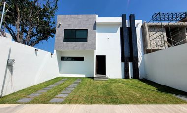 CASA CON ALBERCA EN MORELOS