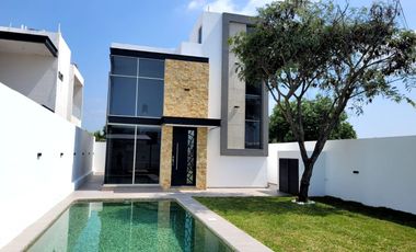 CASA CON ALBERCA EN MORELOS