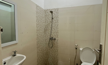 SEWA RUMAH CANTIK SEMI FURNISH AMPERA KEMANG 2 LANTAI JAKARTA SELATAN