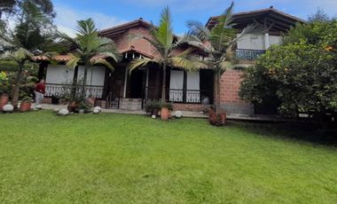 Venta De Finca con terreno Plano De 1.045 Mt2, construcción de 340 mt2, A 20 Minutos Del Aeropuerto, Rionegro, Antioquia