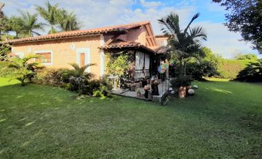 Venta De Finca con terreno Plano De 1.045 Mt2, construcción de 340 mt2, A 20 Minutos Del Aeropuerto, Rionegro, Antioquia