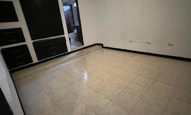 Casa de 4 pisos en venta Barrio La Selva, Cali