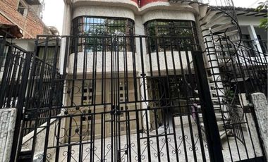 Casa de 4 pisos en venta Barrio La Selva, Cali
