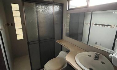 Casa de 4 pisos en venta Barrio La Selva, Cali