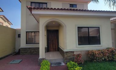 🏡 Casa en Venta Full Amoblada en Ciudad Celeste –  Vía Samborondón