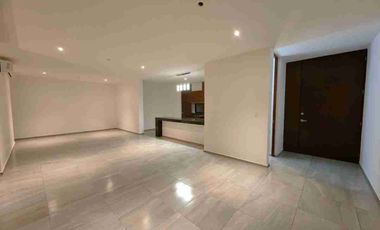 CASA DE UNA PLANTA CON PISCINA EN RENTA EN PRIVADA