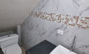 Casa en Alquiler en Urbanor, 2 Hab, 2 Baños, Parqueo, Norte de Guayaquil.