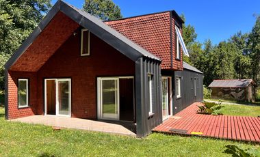 Moderna Casa En Condominio, Iluminada A 4km De Villarrica