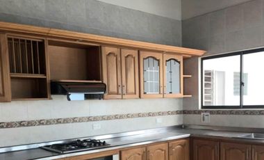 VENTA DE CASA EN SEGUNDO PISO, DE 170 MT2 PARA VIVIR O PARA OFICINAS POR PUNTO ESTRATÉGICO, EN LAURELES, MEDELLIN, ANTIOQUIA