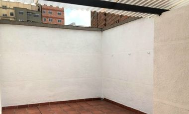 VENTA DE CASA EN SEGUNDO PISO, DE 170 MT2 PARA VIVIR O PARA OFICINAS POR PUNTO ESTRATÉGICO, EN LAURELES, MEDELLIN, ANTIOQUIA