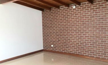 VENTA DE CASA EN SEGUNDO PISO, DE 170 MT2 PARA VIVIR O PARA OFICINAS POR PUNTO ESTRATÉGICO, EN LAURELES, MEDELLIN, ANTIOQUIA