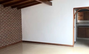VENTA DE CASA EN SEGUNDO PISO, DE 170 MT2 PARA VIVIR O PARA OFICINAS POR PUNTO ESTRATÉGICO, EN LAURELES, MEDELLIN, ANTIOQUIA