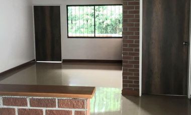 VENTA DE CASA EN SEGUNDO PISO, DE 170 MT2 PARA VIVIR O PARA OFICINAS POR PUNTO ESTRATÉGICO, EN LAURELES, MEDELLIN, ANTIOQUIA