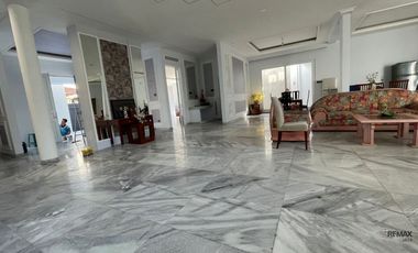 Rumah Mewah Eksklusif Konsep Classic Dijual, di Denpasar Utara Area