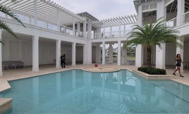 Lujosa Casa de Estreno en Venta en Aires Norte – Nuevo Samborondón